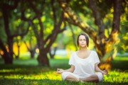 湖人内线球员频频抢板打乱对手节奏，湖人内扛